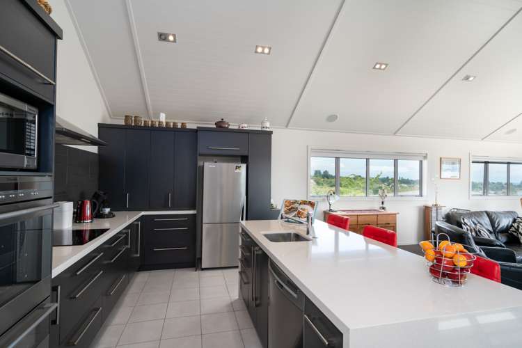 29 Shepherd Road Waipahihi_7