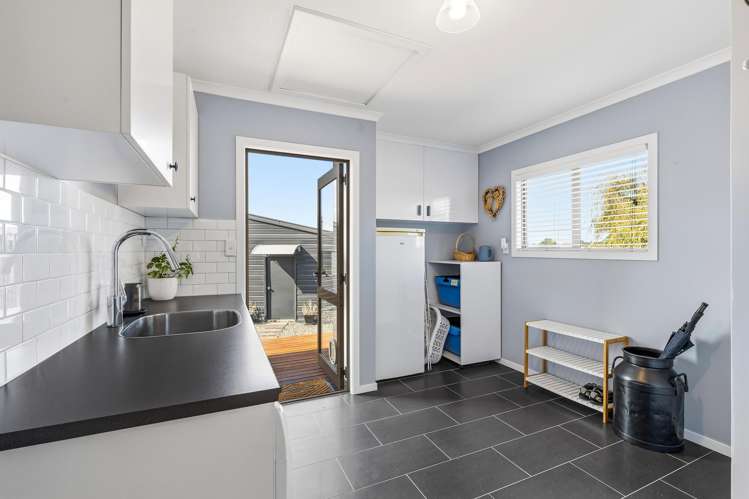 4 Old School Road Ngahinapouri_25