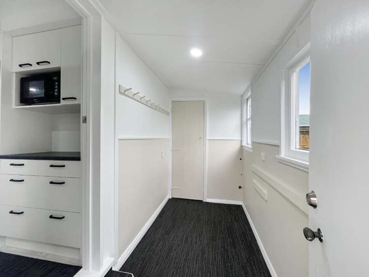 305 Featherston Street 10930_7