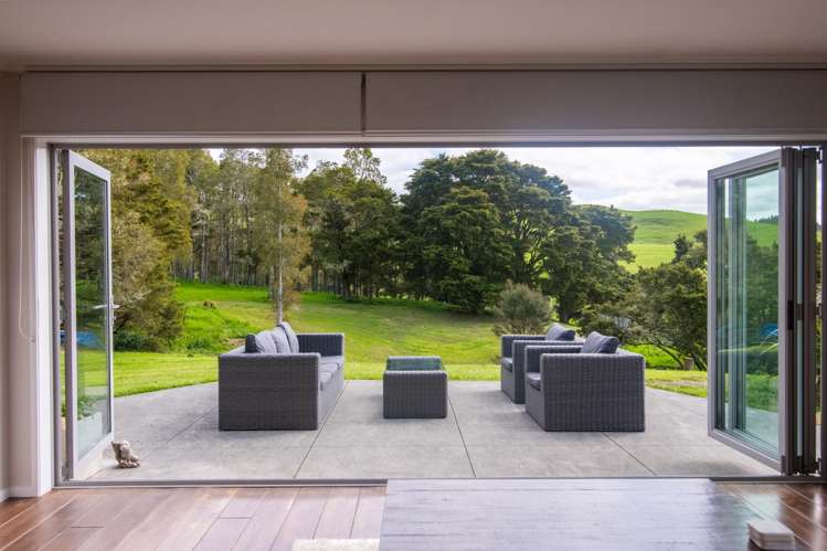 30 Lloyd Drive Wainui_12