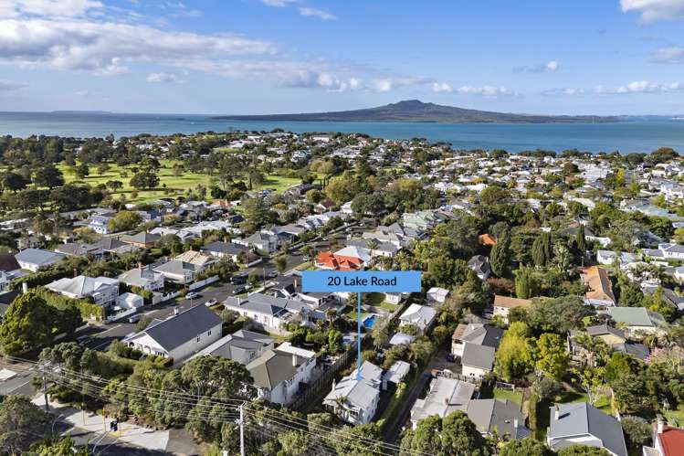 20 Lake Road Devonport_17