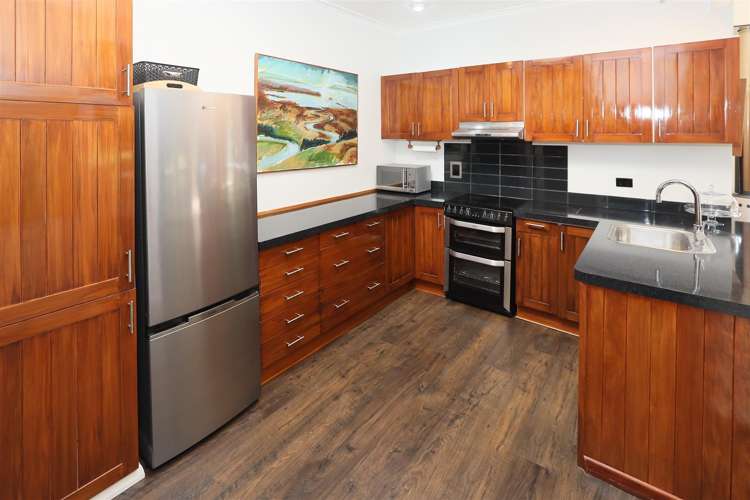 1 Pah Road Kawaha Point_8