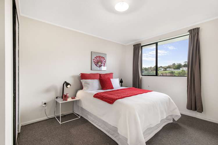 2/61 Redcrest Avenue Red Hill_7