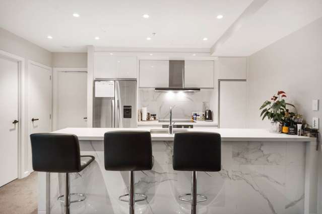 502/41 Beach Road City Centre_3