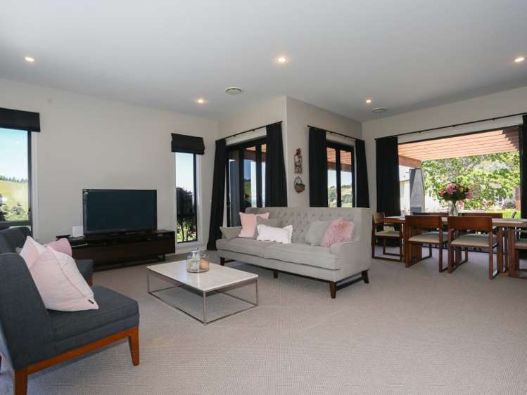 8 Outlook Terrace Taradale_7