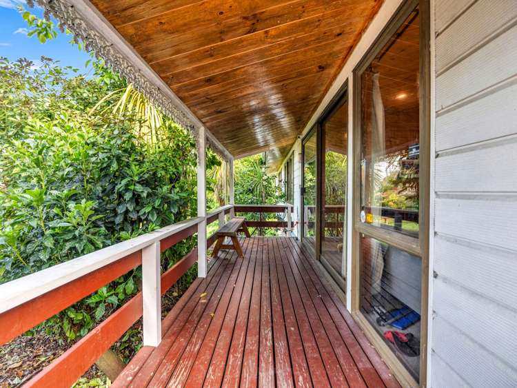 27 Ray Small Drive Papakura_18