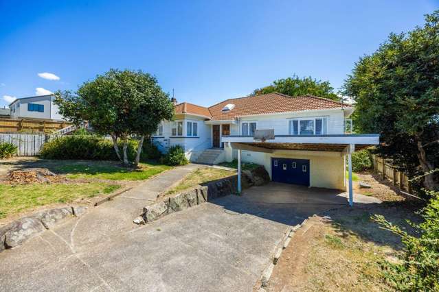 Classic 2-Bedroom Home in Central Papatoetoe