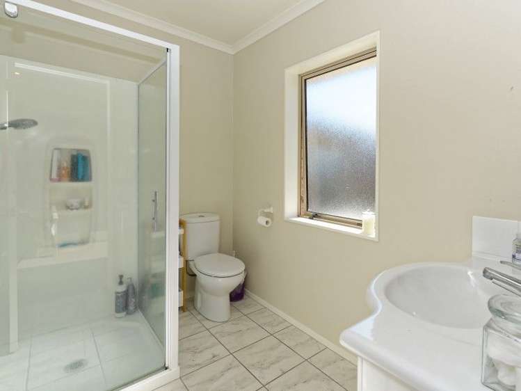 24 Heathfield Avenue Huntington_14