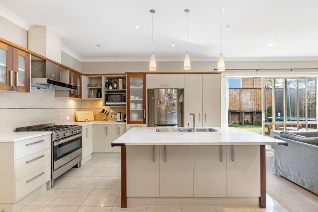 8 Chateau Rise Flat Bush_2