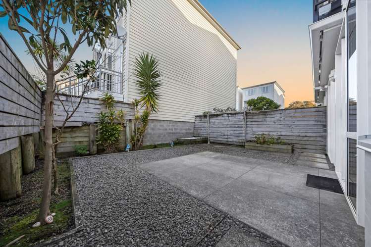 12 Panakenake Way Flat Bush_25