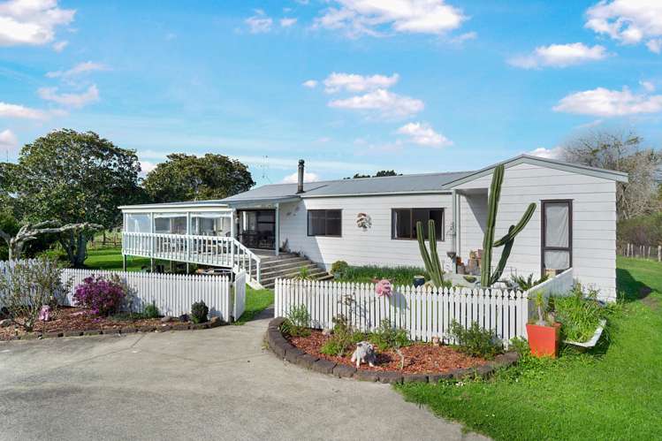 182 Boord Crescent Kumeu_17