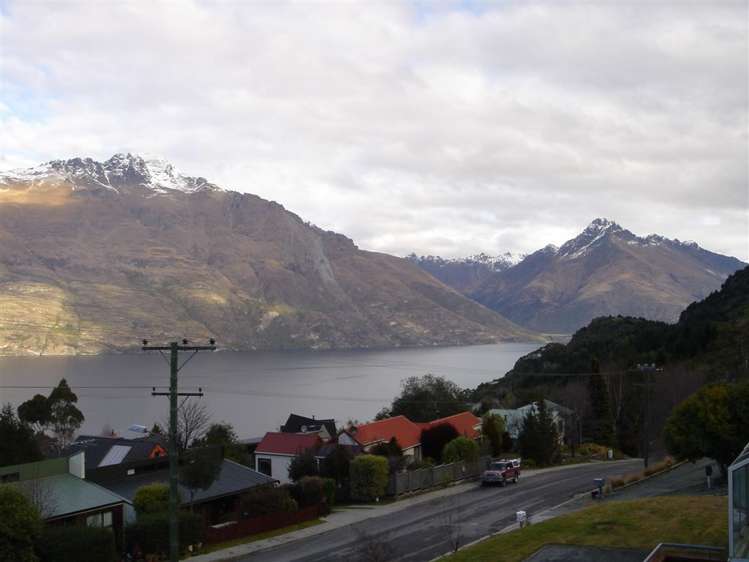 23b Arawata Terrace Fernhill/Sunshine Bay_10