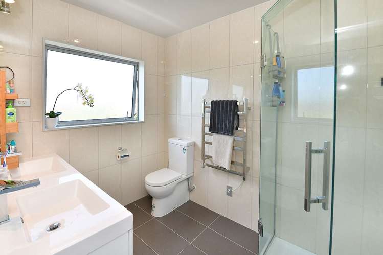 4 Bella Vista Drive Gulf Harbour_13