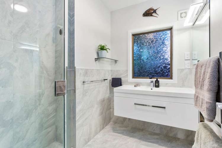 13 Tiri View Place Waiake_9