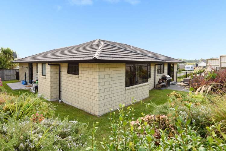 24 Caldera Close Pyes Pa_17