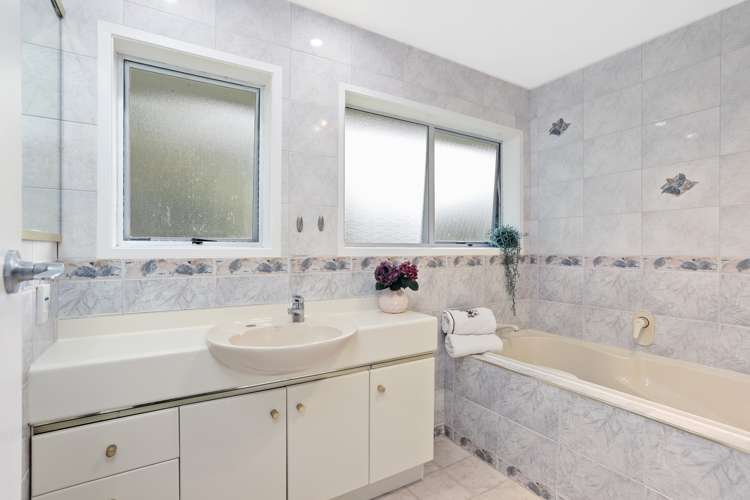 267 Forest Hill Road Waiatarua_15