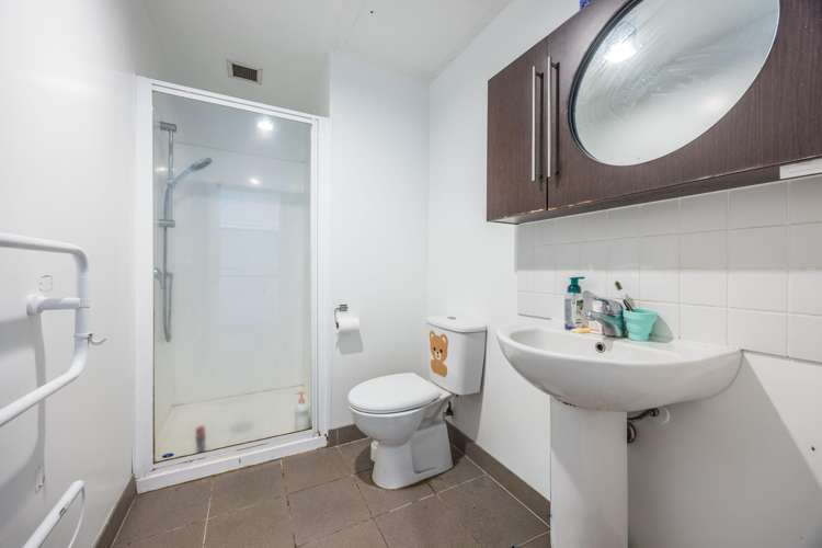 12J/15 City Road Auckland Central_6