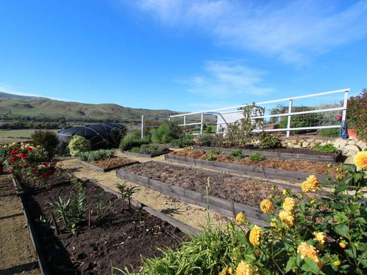 2369 Middle Road Poukawa_22