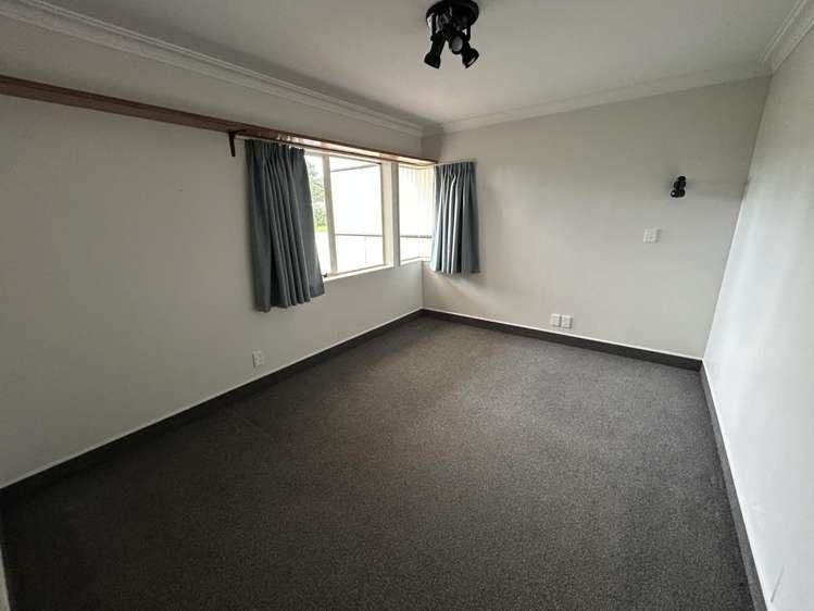 36 Loop Road 2810_10