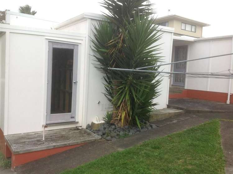 60 Bradbury Road Botany Downs_11