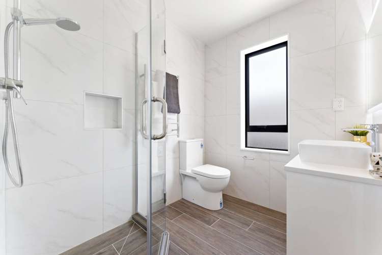 84a Vodanovich Road Te Atatu South_15