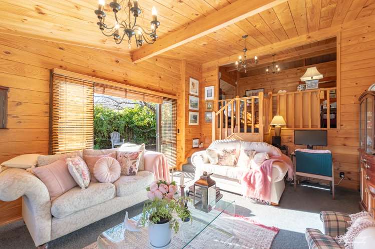 12 Whitechapel Grove Stokes Valley_15