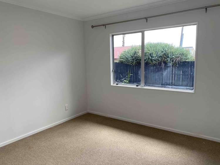2/4 Northall Road New Lynn_8