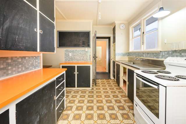 TEAM LEWIS - CUTE HOME CLOSE TO CBD