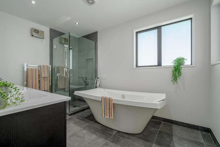 39 Waterstock Way Parklands_32