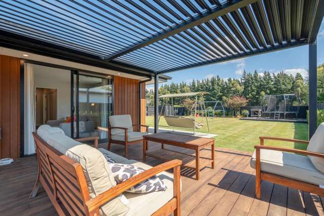 Contemporary, comfort on a grand scale
