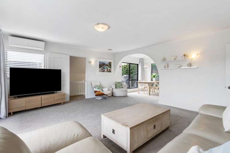 2/3 Whitby Crescent Mairangi Bay_36