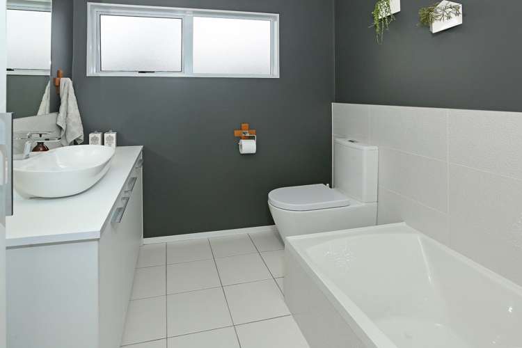 1/24 Abbotleigh Avenue Te Atatu Peninsula_10