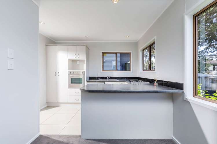 1/37 Camrose Place Glenfield_6