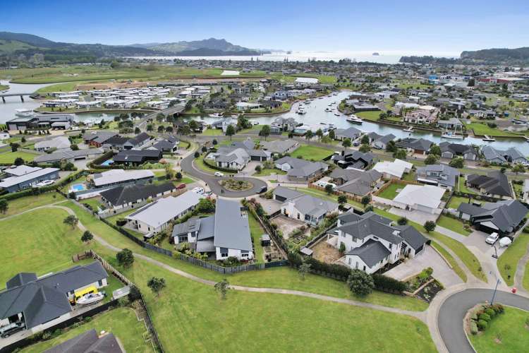 20 Roseberry Place Whitianga_32