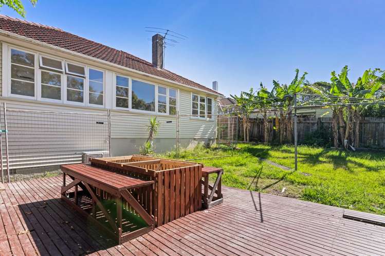 81 Onewa Road Northcote_14
