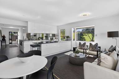 1C Roberta Avenue_1