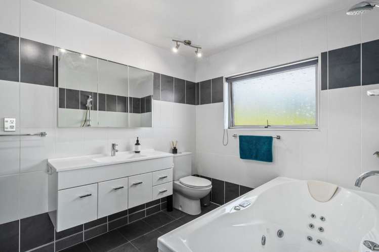 65 West Hoe Heights Orewa_11