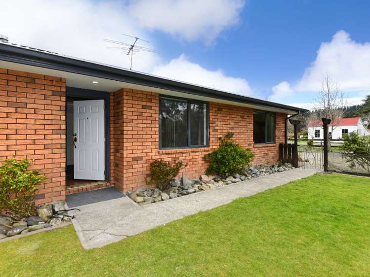 5 Railway Terrace Glentunnel_2