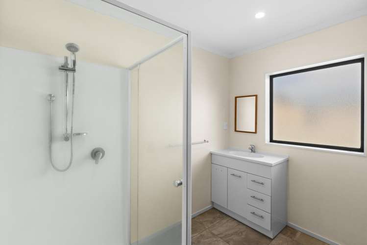 2/177 Main Road Clive Clive_9