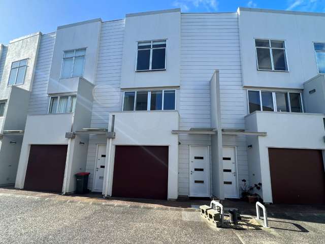 2-Bedroom Townhouse with Internal Access Garage in Mt Eden!