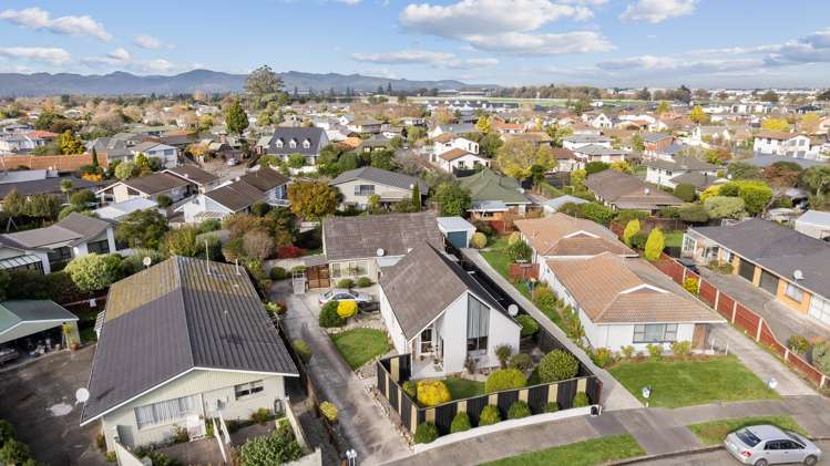 42a Delaware Crescent Russley_16