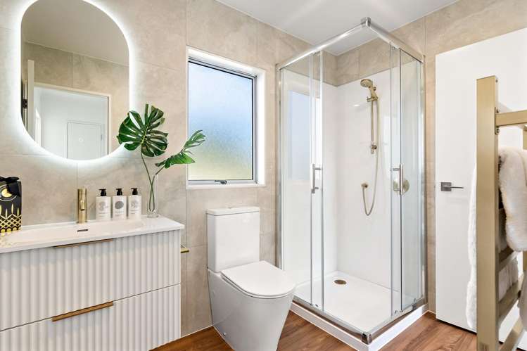 2/9 Mira Place Windsor Park_4