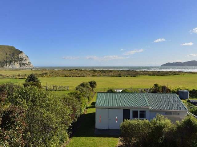 98 Newcastle Street Mahia_1