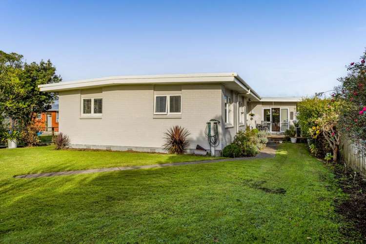 8 Edinburgh Street Patea_13
