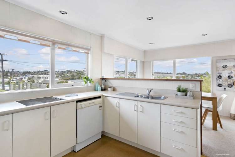 1/8 Newhaven Terrace Mairangi Bay_5