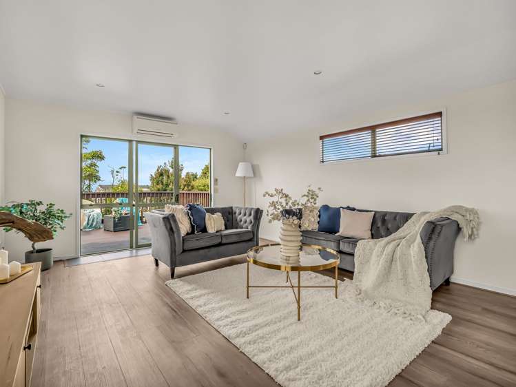 2/267 Glenfield Road Hillcrest_14