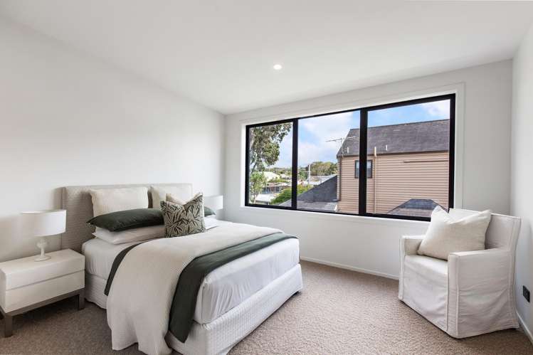 18A The Esplanade Eastern Beach_17