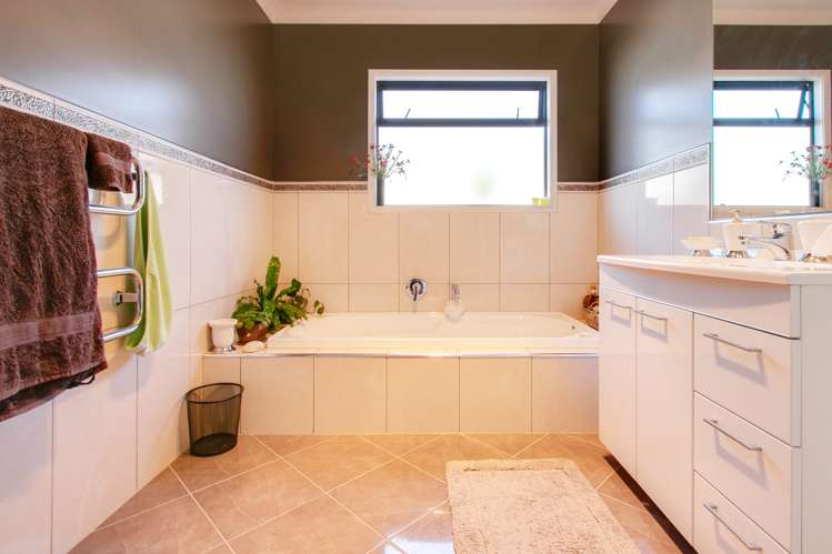 21 Merlot Drive Greenmeadows_21