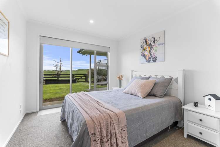 953 Upland Road Egmont Village_13