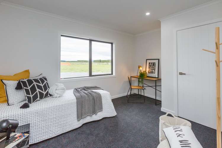 175 Spur Road West Feilding_16